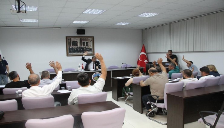 Kula meclisinde istifa depremi: 2 asil, 1 yedek CHP’li görev bıraktı