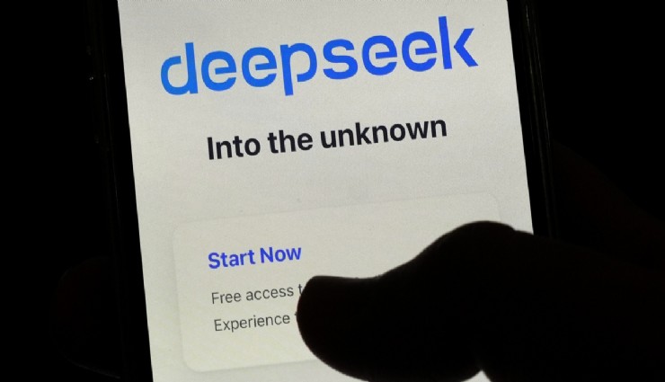 Yapay zeka dünyasında Çin’in DeepSeek uygulaması ChatGPT’ye rakip oldu