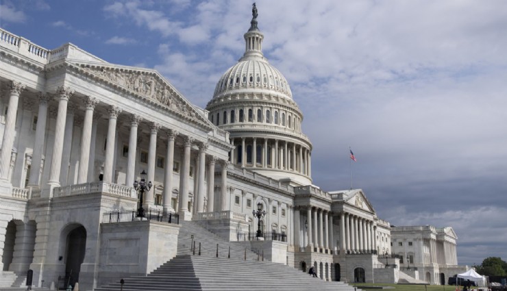 ABD Kongresi’ndeki bütçe krizi hükümetin kapanmasına neden oldu