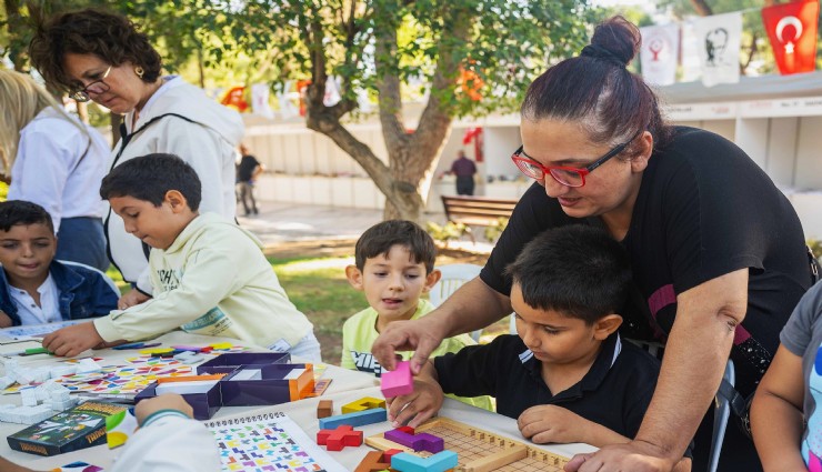 Bornova’da kitapların ışığında kültür şöleni
