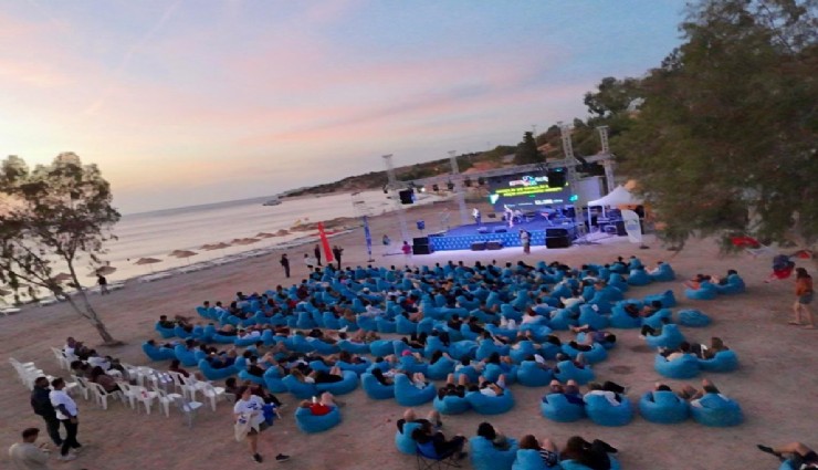 Gençler Büyükşehir’in Foça’daki kampında sosyalleşti