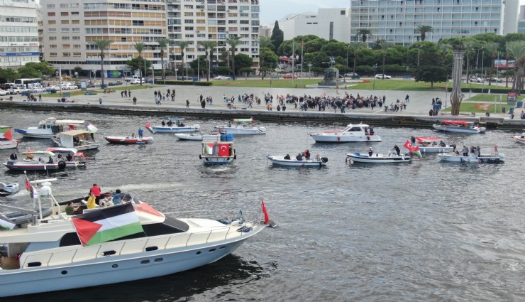 İzmir'de 'Kararlıyız, Sumud'un Yanındayız' etkinliği düzenlendi