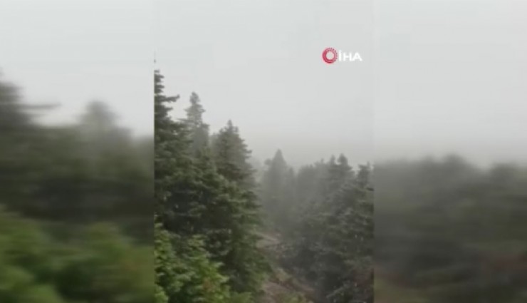 Uludağ’da ilk kar yağışı böyle görüntülendi