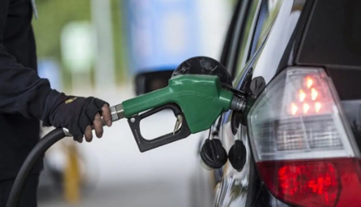 Akaryakıtta tabela yine değişti: Benzine zam