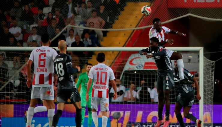 Beşiktaş Antalyaspor'u 3 golle geçti