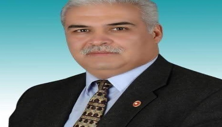 Eski başkan araç kullanırken kalp krizi geçirip hayatını kaybetti