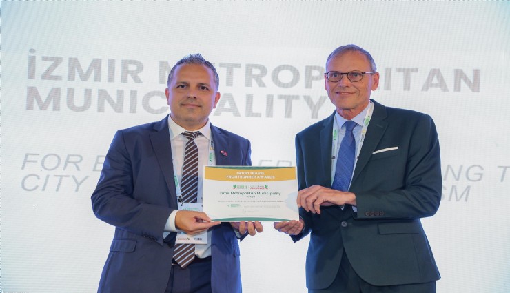 İzmir Büyükşehir Belediyesi’ne Öncü Kuruluş ödülü