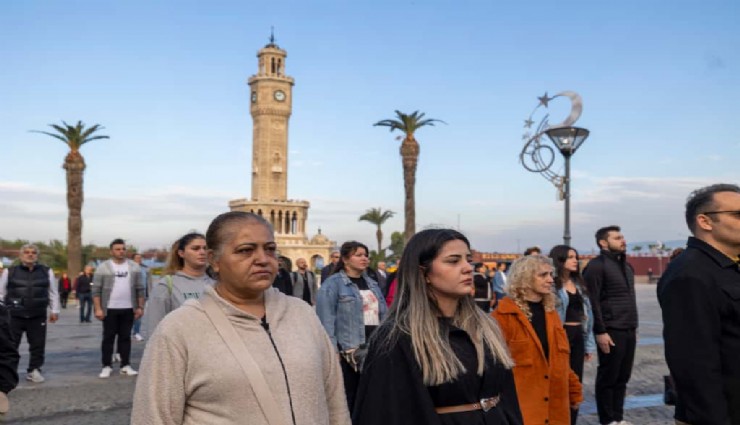 İzmir'de sonsuz sevgi: 09.05'de hayat durdu