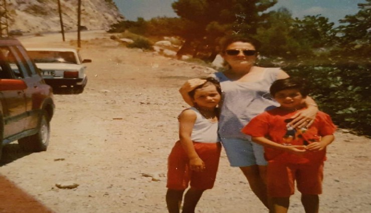 Metin Akpınar’ın biyolojik kızı olduğu iddia edilen Duygu Nebioğlu: 