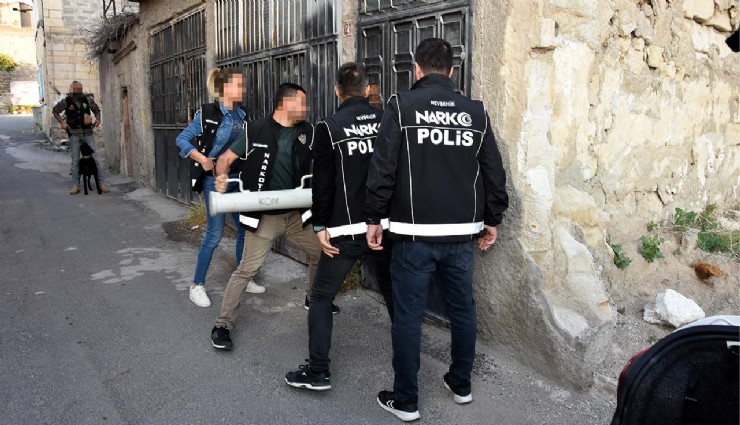 Bakan Yerlikaya: 72 ilde 970 zehir taciri yakalandı