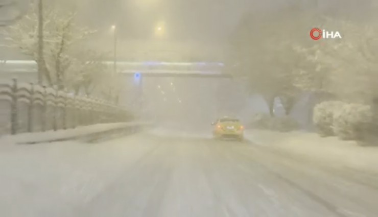 Bolu Dağı'nda kar alarmı: 40 santimetreyi aşan yağışta tır şarampole kaydı, geçişler kapatıldı