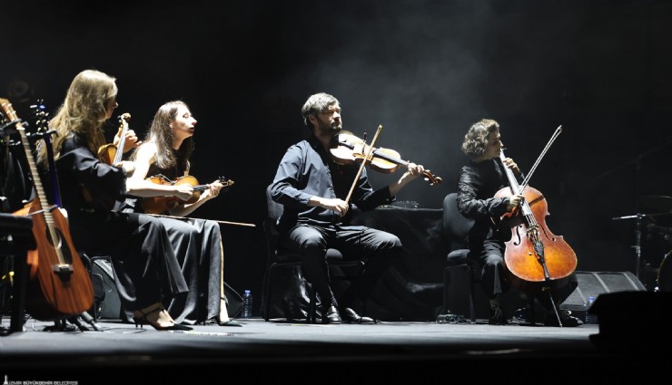 Dünyaca ünlü piyanist İzmir'de ayakta alkışlandı