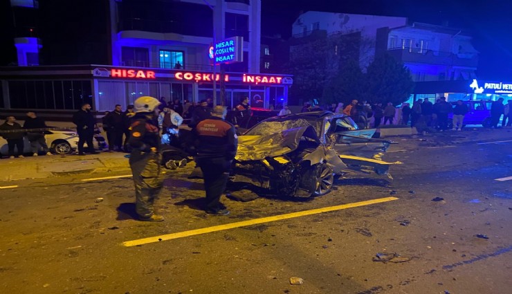 İzmir’de feci kaza: Metrelerce yükseğe savrulan motosiklet sürücüsü hayatını kaybetti