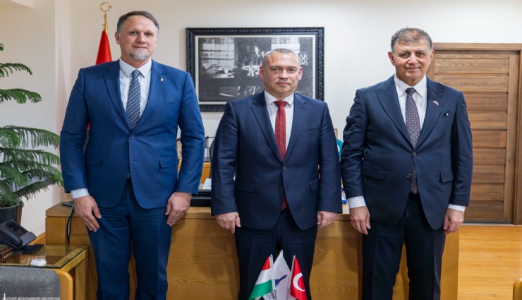 İzmir-Macaristan hattında kardeş kent ilişkisinin temelleri atıldı
