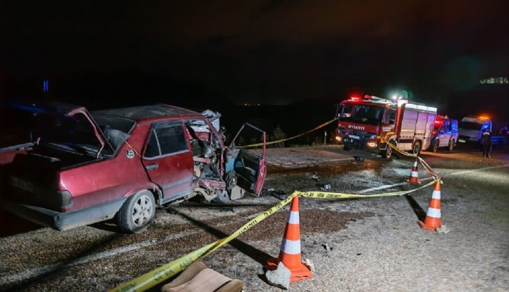 Manisa’da bir aile darmadağan oldu: iki araç birbirine girdi, 3 can kaybı