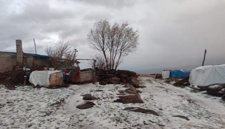 Mevsimin ilk karı Afyonkarahisar'da kartpostallık görüntüler oluşturdu