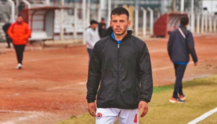 Babası için yeşil sahalara veda etti