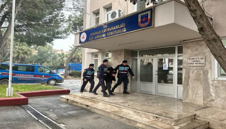 Manisa'da kendilerini MİT mensubu olarak tanıtan dolandırıcılara operasyon: 5 gözaltı