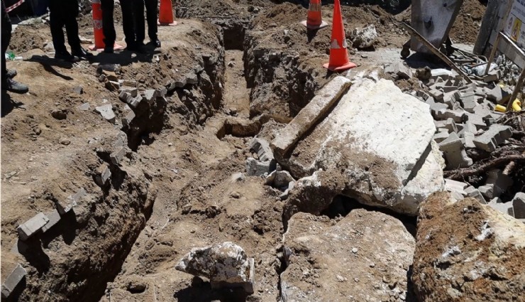 Altyapı çalışması sırasında tarihi lahit bulundu