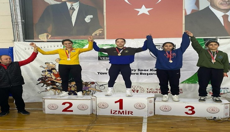 Bayanlar Güreş turnuvasında Büyükşehirli sporculardan 7 madalya
