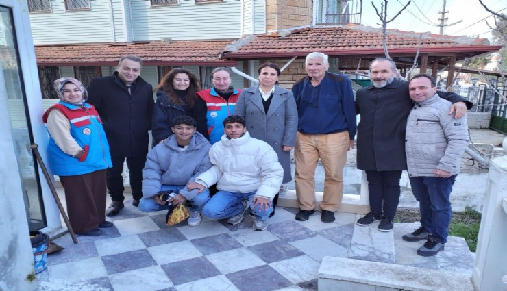İzmir'de ‘Bir İyilik Hareketi' projesiyle esnaf ve gençler el ele verdi