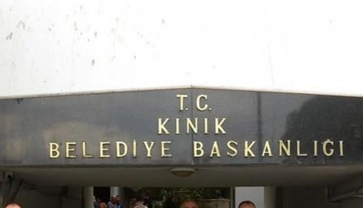 Kınık Belediye Başkanı Bodur ile anlaşamadığı iddia edilen 4 CHP'li meclis üyesi istifa etti