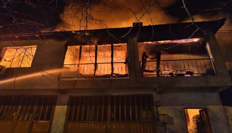 Manisa'da yaşlı kadın evinde çıkan yangında hayatını kaybetti