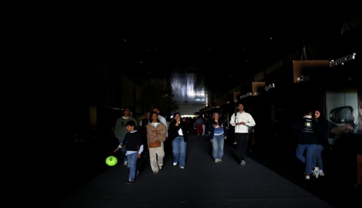 Avrupa'da dijital kıyamet: Elektrik kesintisi hayat durdurdu