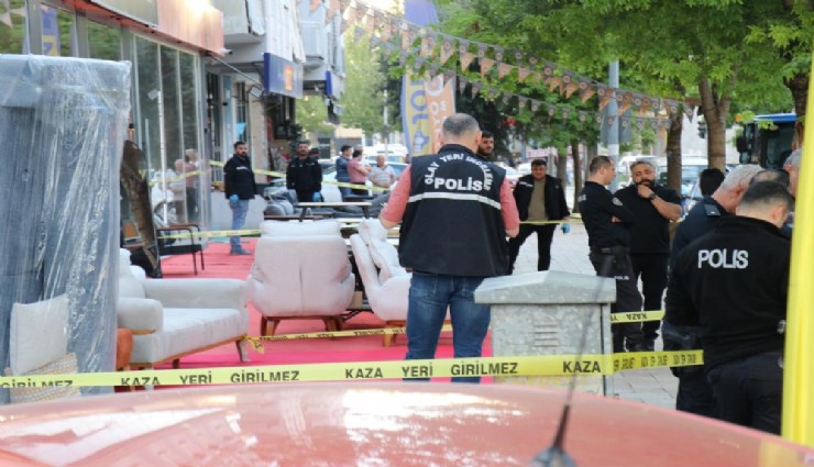 Denizli'de park kavgasında silahlar çıktı: Kadın müşteri omzundan yaralandı