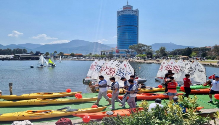 İzmir Büyükşehir Belediyesi çocukları Su Sporları Şenliği’nde buluşturdu