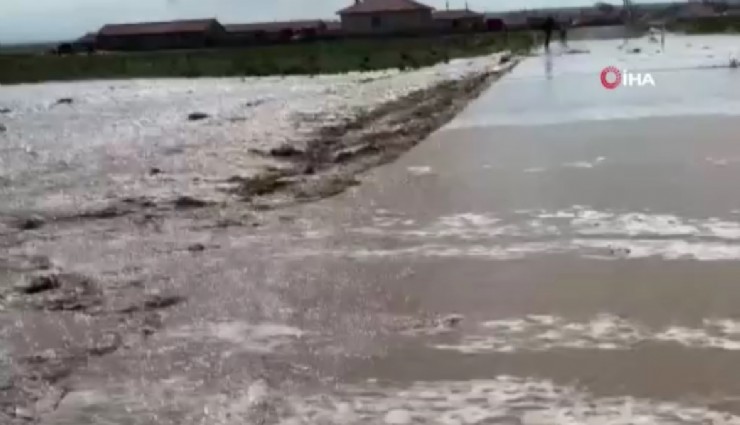 Vatandaşlar yağmur duasına çıktı, Kulu’da sel oldu