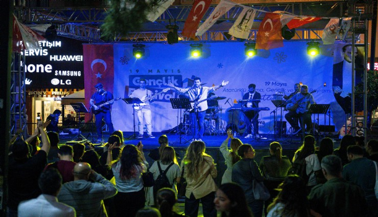 19 Mayıs Gençlik Festivali Küçükpark’ta başladı