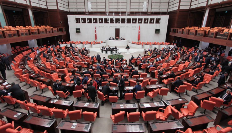 AK Parti 35 maddelik kanun teklifini TBMM Başkanlığı’na sundu