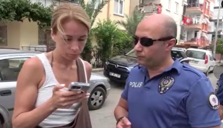 Akıllı saatini unutan Rus turist, GPRS ile saati takip etti, polis ekipleriyle baskın yaptı