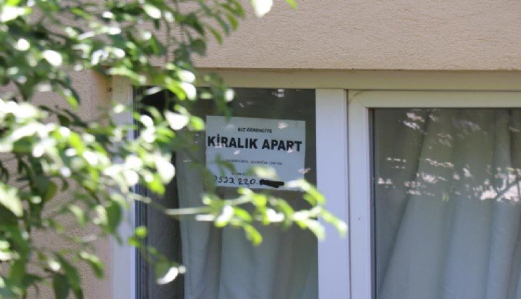 Apart sahibi gizli kamerayla yatak ve banyoyu izlemiş: Fanteziydi dedi