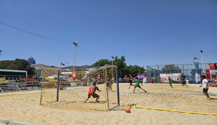 Atatürk’ün gençleri Büyükşehir’in şenliğinde buluştu