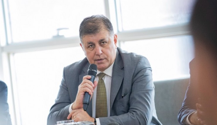 Başkan Tugay'dan Bakanlığın kestiği 3.7 milyonluk cezaya tepki: Özel sektöre gösterilen müsamahanın yüzde biri CHP'li belediyelere gösterilmiyor