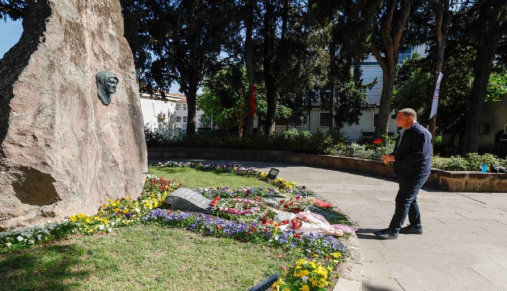 Başkan Tugay, Zübeyde Hanım’ın anıt mezarını ziyaret etti