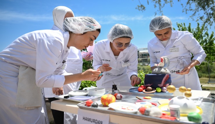 Bornova’da tatlı rekabet