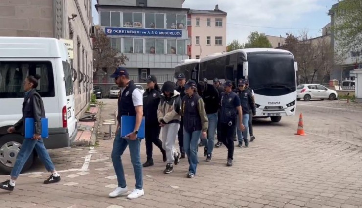 İzmir dahil 5 ilde  yasa dışı bahis operasyonu: 20 gözaltı