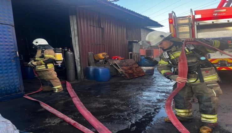 İzmir'de metal döküm atölyesinde yangın