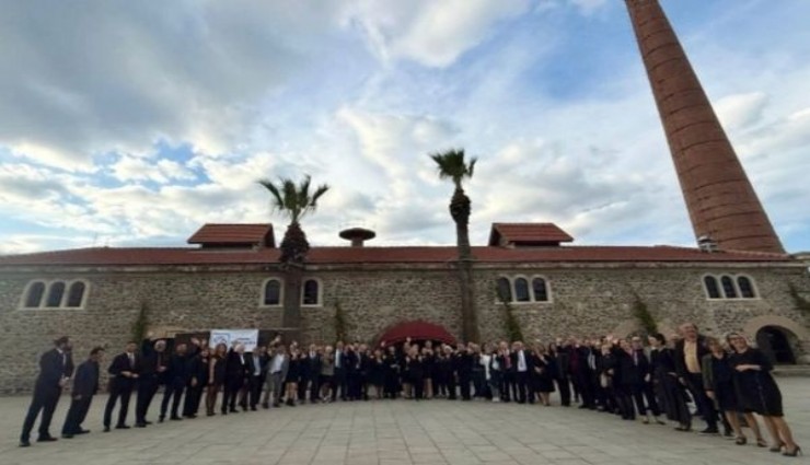 İzmir inisiyatifi tanıtıldı: Geleceği birlikte inşa etme çağrısı
