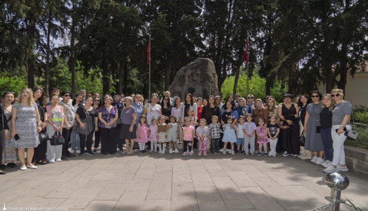 İzmirli annelere en özel kutlama