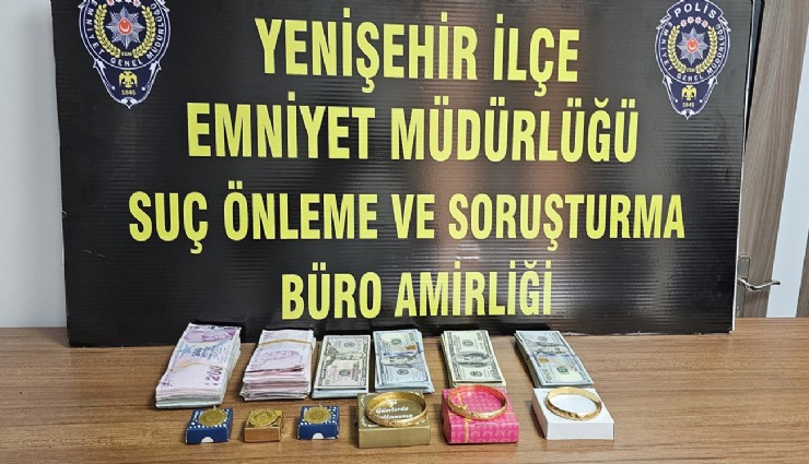 Kocasından altınları saklamak için hırsızlık süsü verdi