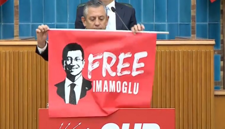 Özel TBMM’de İmamoğlu pankartı açtı, Turpun büyüğü dediği Fatih Belediyesinin Sayıştay raporlarını açıkladı