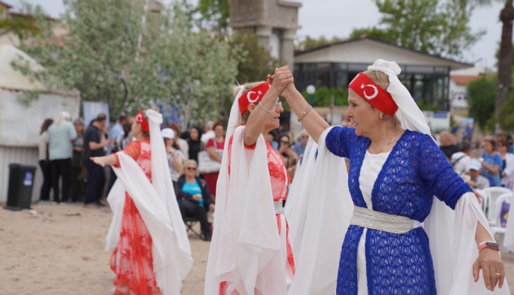 Seferihisar’da Turizm ve Çevre Şenliği renkli görüntülere sahne oldu