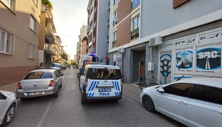 Tabureden düştü, 