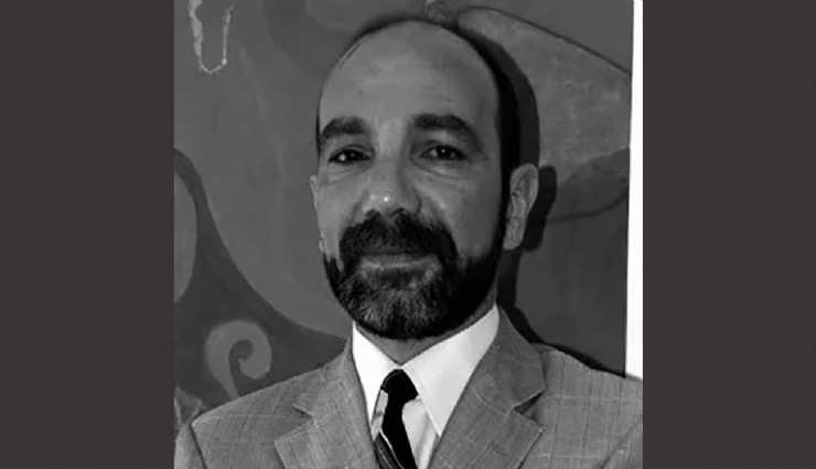 Yazar Süha Oğuzertem İstanbul'da binada çıkan yangında can verdi