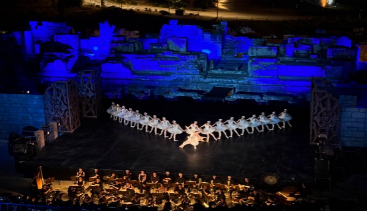 Antik kentte sanatın izleri: Efes Opera ve Bale Festivali kuğu gölü ile kapılarını açtı