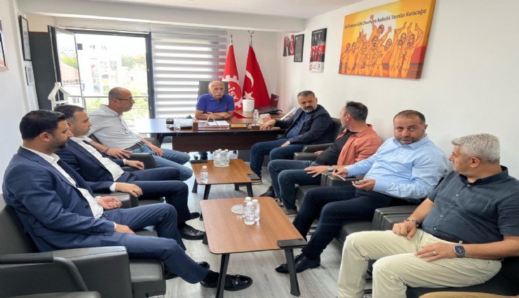 Aslanoğlu’ndan DİSK’i ziyaret, siyasi mesajlara sitem